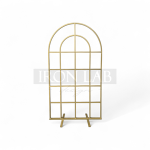 struttura_in_ferro_backdrop_finestra_per_eventi_oro_allestimento_wedding_planner_struttura_inglese