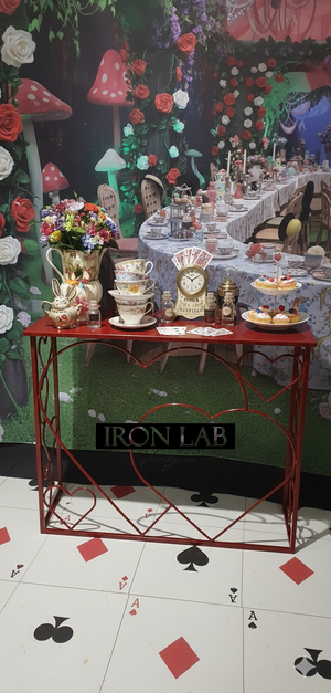 tavolo_per_allestimenti_con_cuori__per_allestimenti_feste_wedding_planner