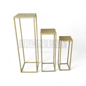 tris_alzate_classica_per_confettata_oro__sfondi_struttura_per_passaggio__oro__in_ferro_per_feste_eveti__wedding_planner_allestimenti