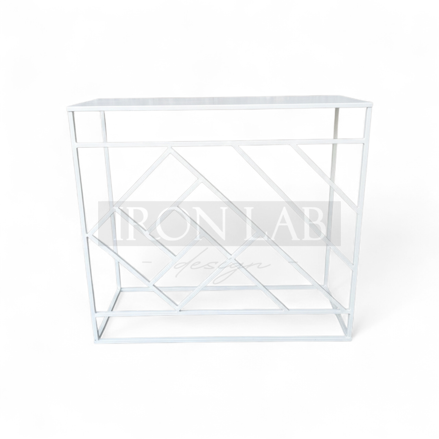 Tavolo_Geometrico_bianco_per_allestimento_party_wdding