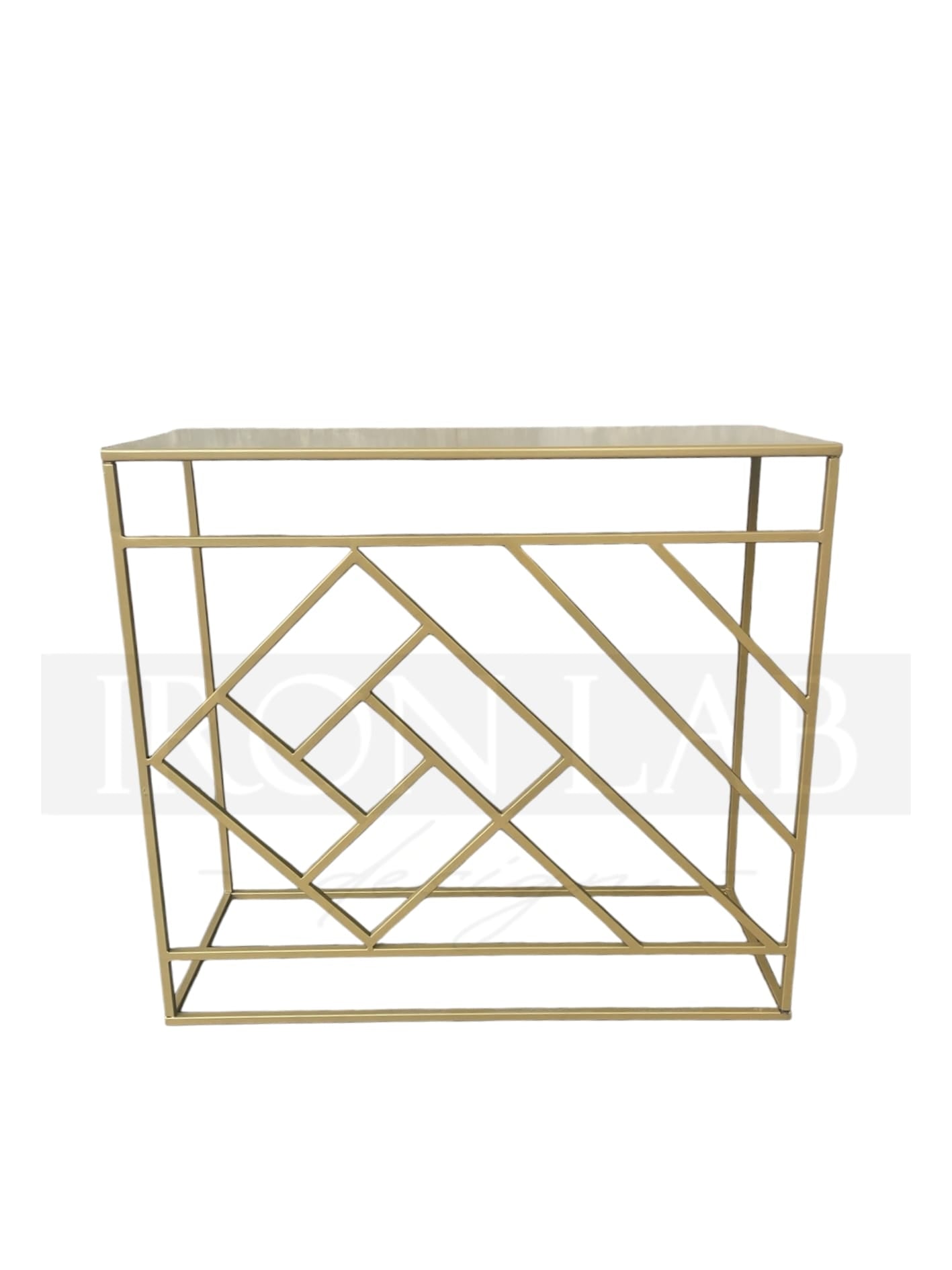 Tavolo_Geometrico_oro_per_allestimento_party_wdding