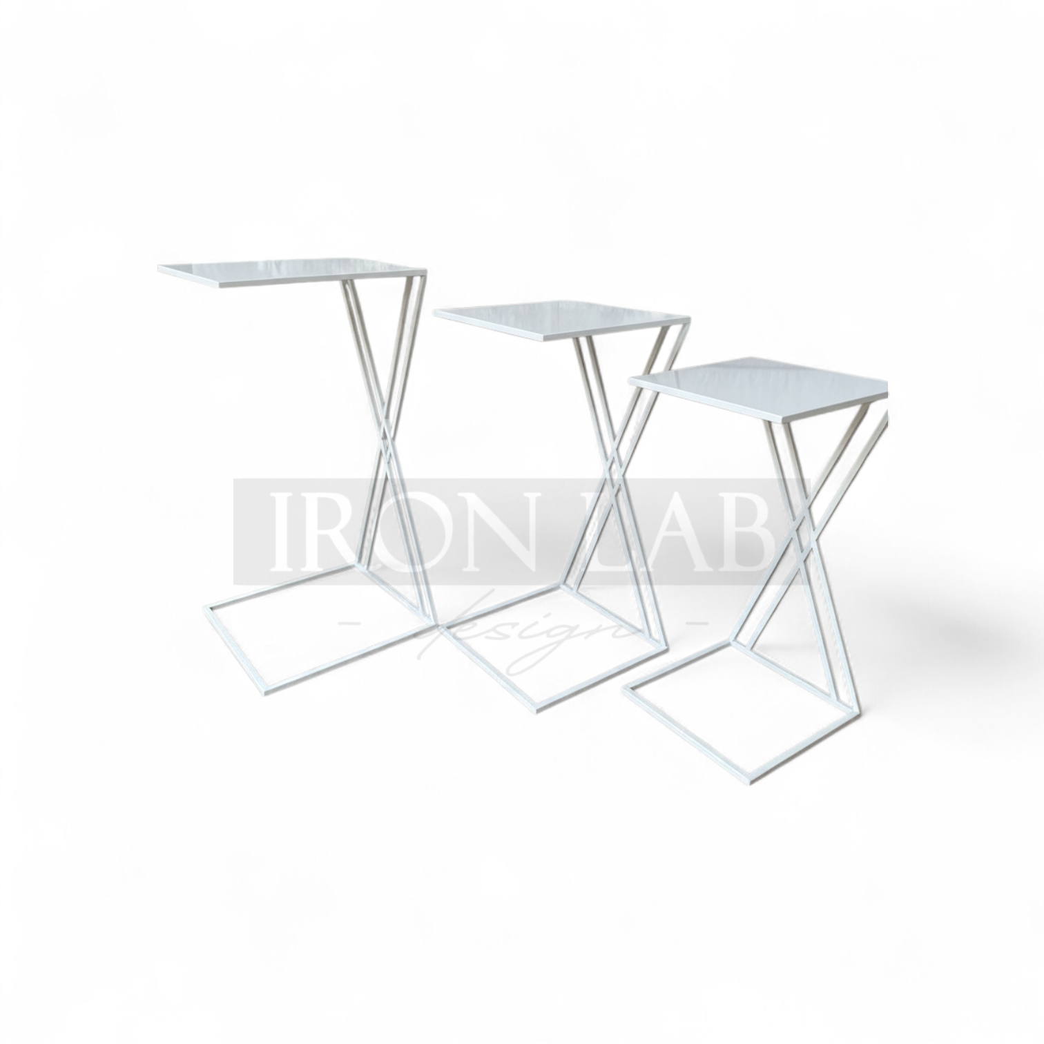 alzate_tris_bianco_in_ferro_per_eventi_feste_allestimento_wedding_planner