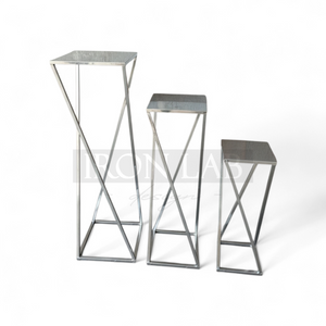 alzate_tris_incrociate__per_confettata_oro__sfondi_struttura_per_passaggio__oro__in_ferro_per_feste_eveti__wedding_planner_allestimenti