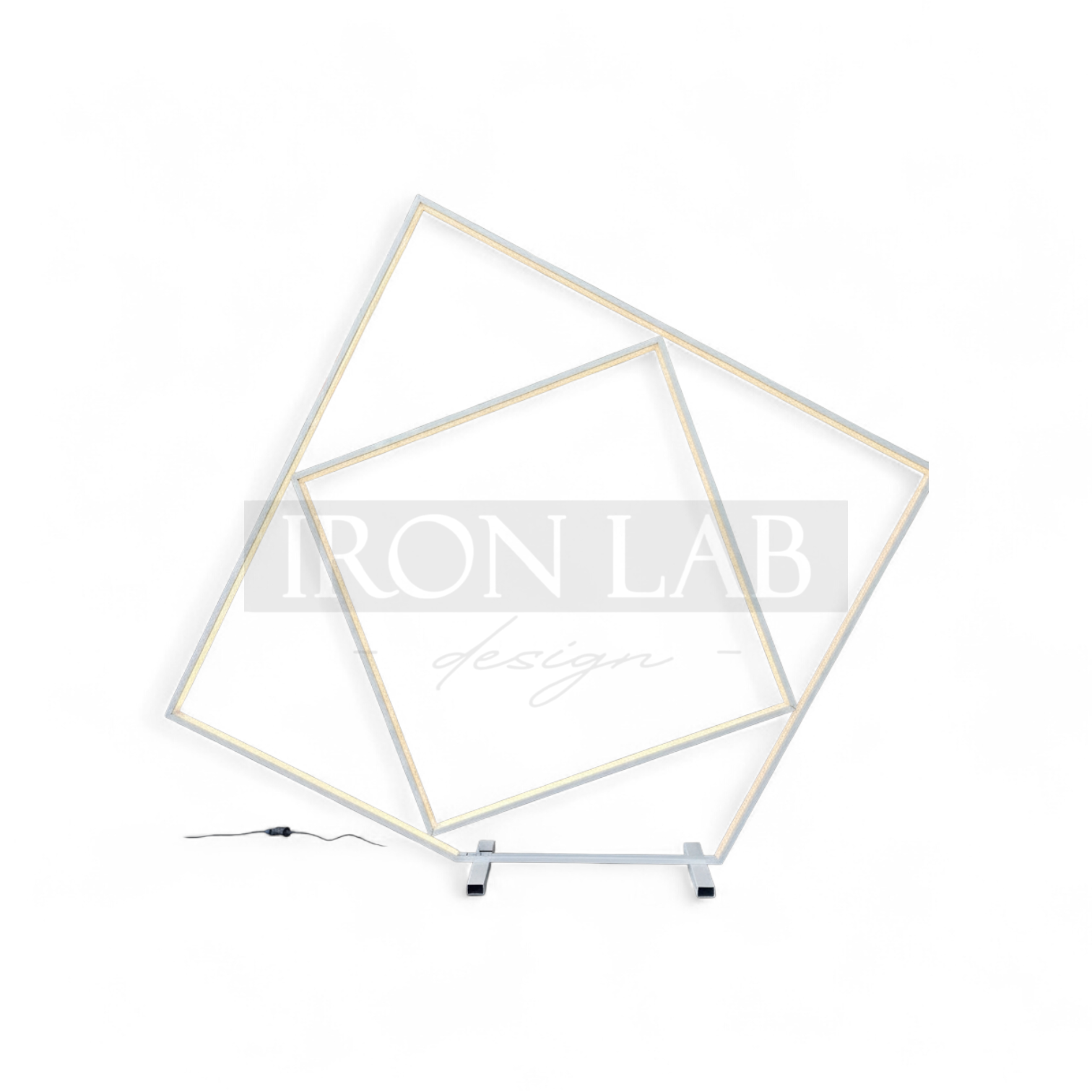 quadrato_doppio_con_led__bianco__sfondi_struttura_per_passaggio__oro__in_ferro_per_feste_eveti__wedding_planner_allestimenti