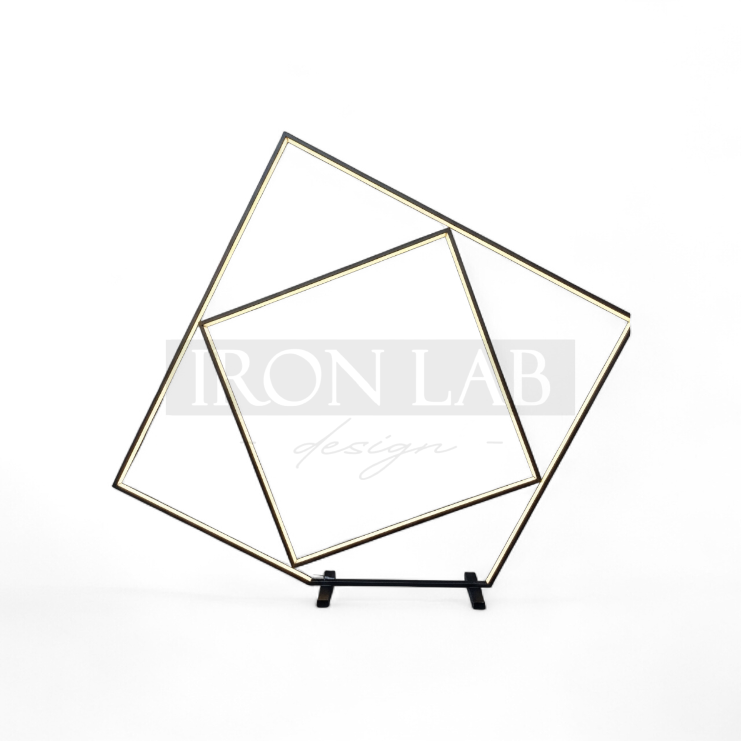 quadrato_doppio_con_led__nero__sfondi_struttura_per_passaggio__oro__in_ferro_per_feste_eveti__wedding_planner_allestimenti