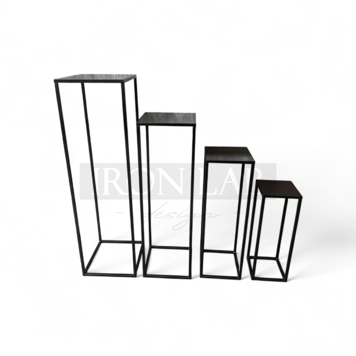 set_da_4_alzata_classica__per_confettata_oro__sfondi_struttura_per_passaggio__oro__in_ferro_per_feste_eveti__wedding_planner_allestimenti