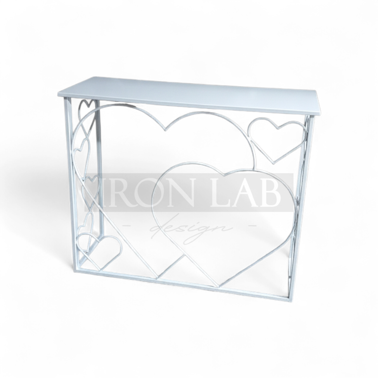 tavolo_per_allestimenti_con_cuori_bianco_per_allestimenti_feste_wedding_planner