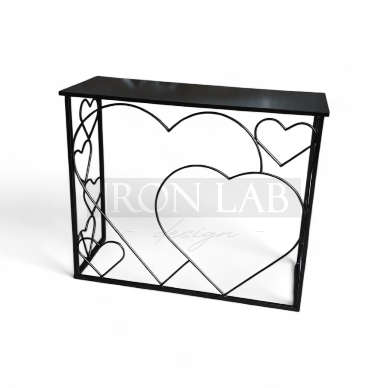 tavolo_per_allestimenti_con_cuori_nero_per_allestimenti_feste_wedding_planner