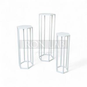 tris_alzate_esagonale_per_confettata_bianco__sfondi_struttura_per_passaggio__oro__in_ferro_per_feste_eveti__wedding_planner_allestimenti